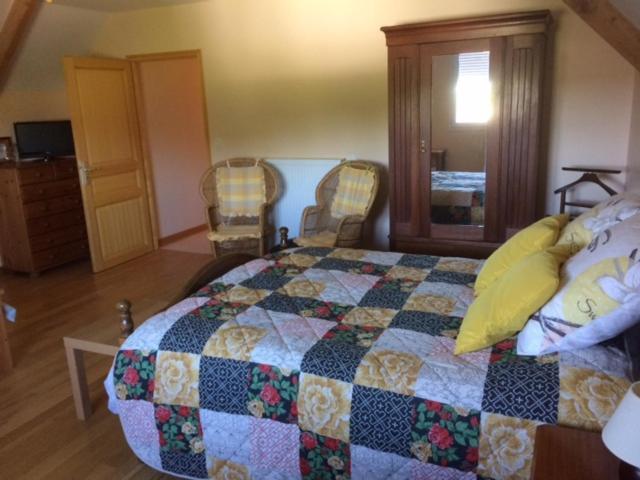 Les Petits Chenes Bed & Breakfast La Pellerine  Exterior photo